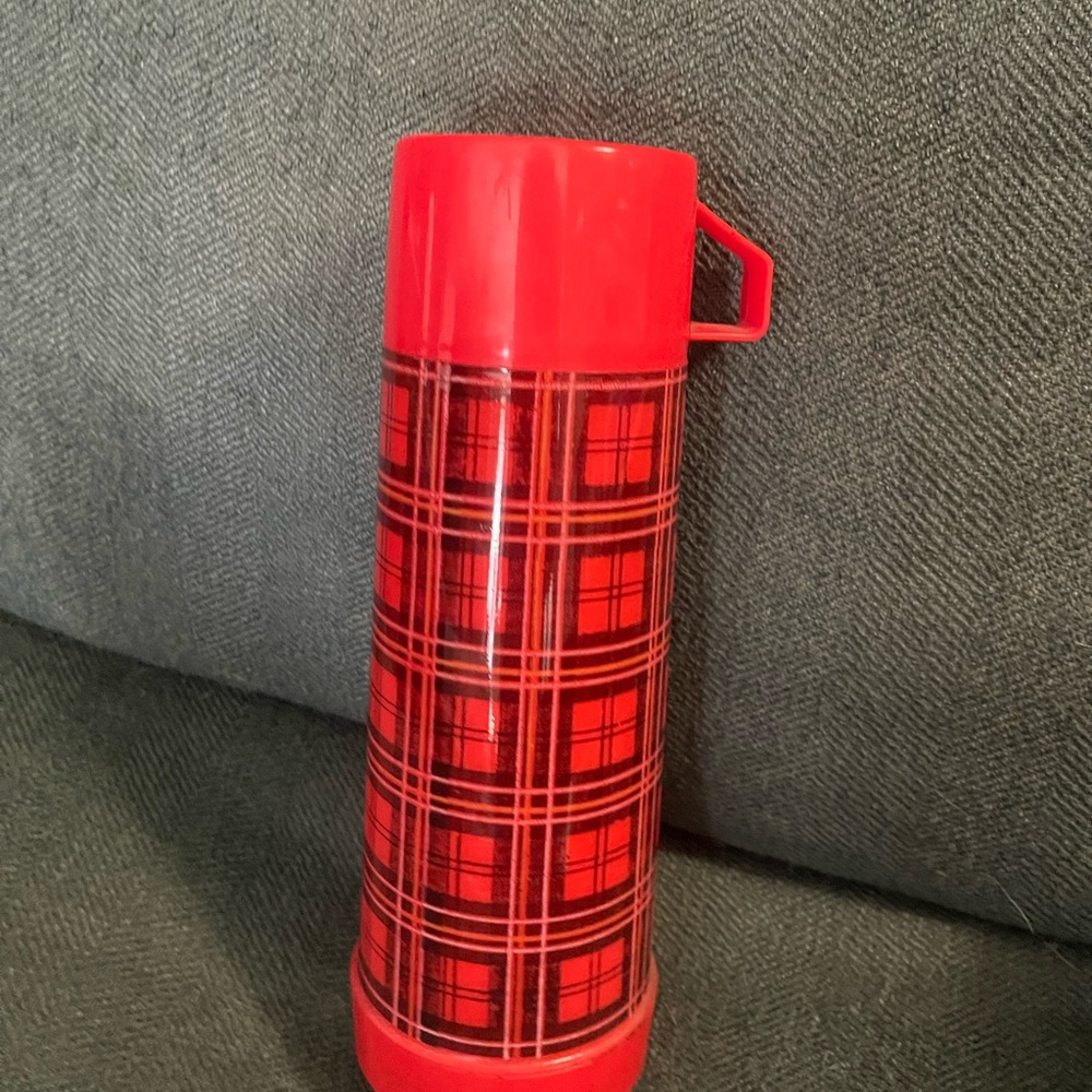 Aladdin Red Plaid Thermos